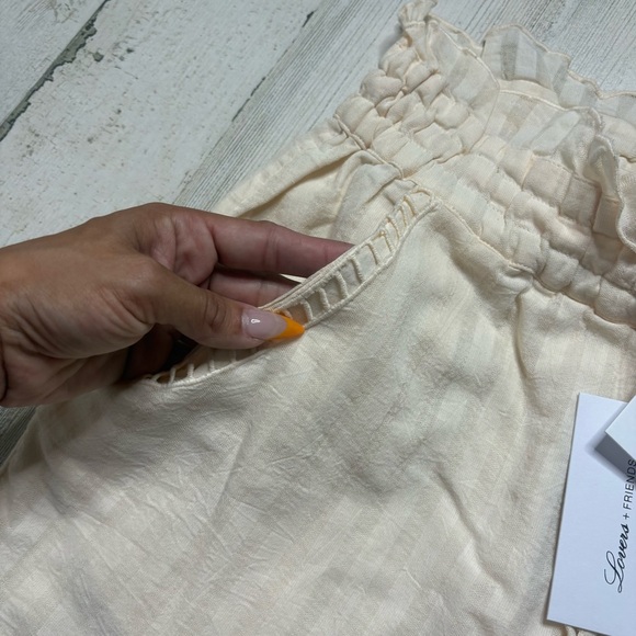 NWT Lovers + Friends High Waist Shorts Size Small - Picture 3 of 4